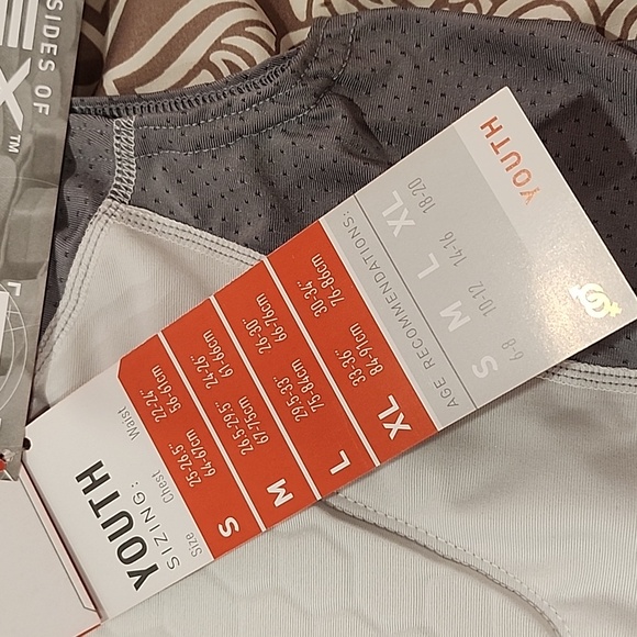 YL Mcdavid hex sternum sleeveless shirt - Picture 3 of 4